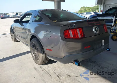 2012 Ford Mustang V6 Premium z USA, uszkodzony, nr VIN 1ZVBP8AM7C5267581